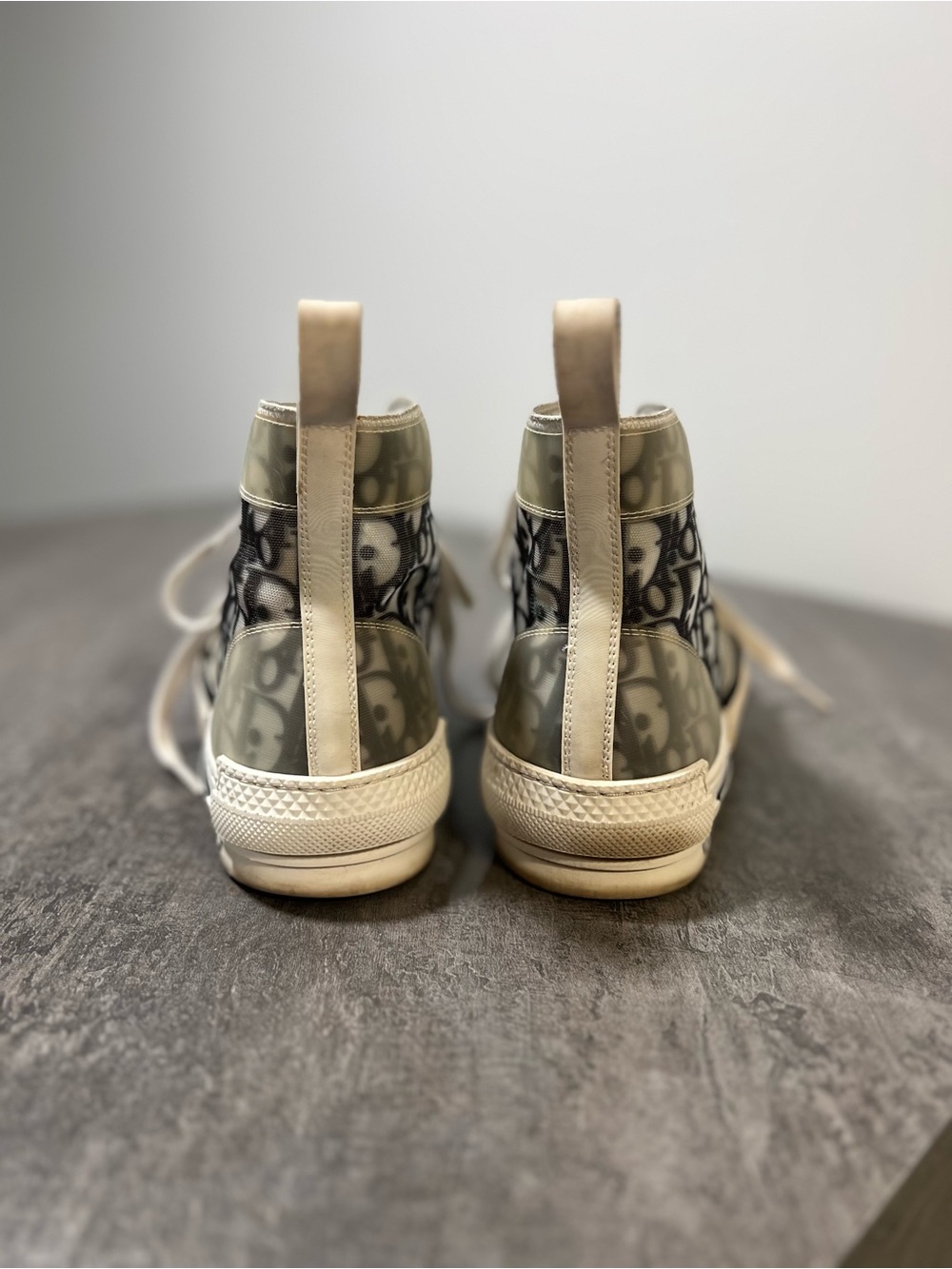 Dior B23 High-Top Sneakers in Gray and White - Picture 4 of 6